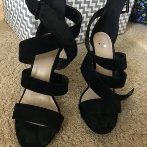 Black velvet strap oh heels